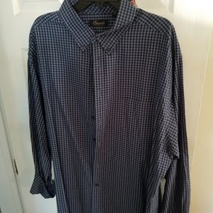 Long sleeve buttondown shirt